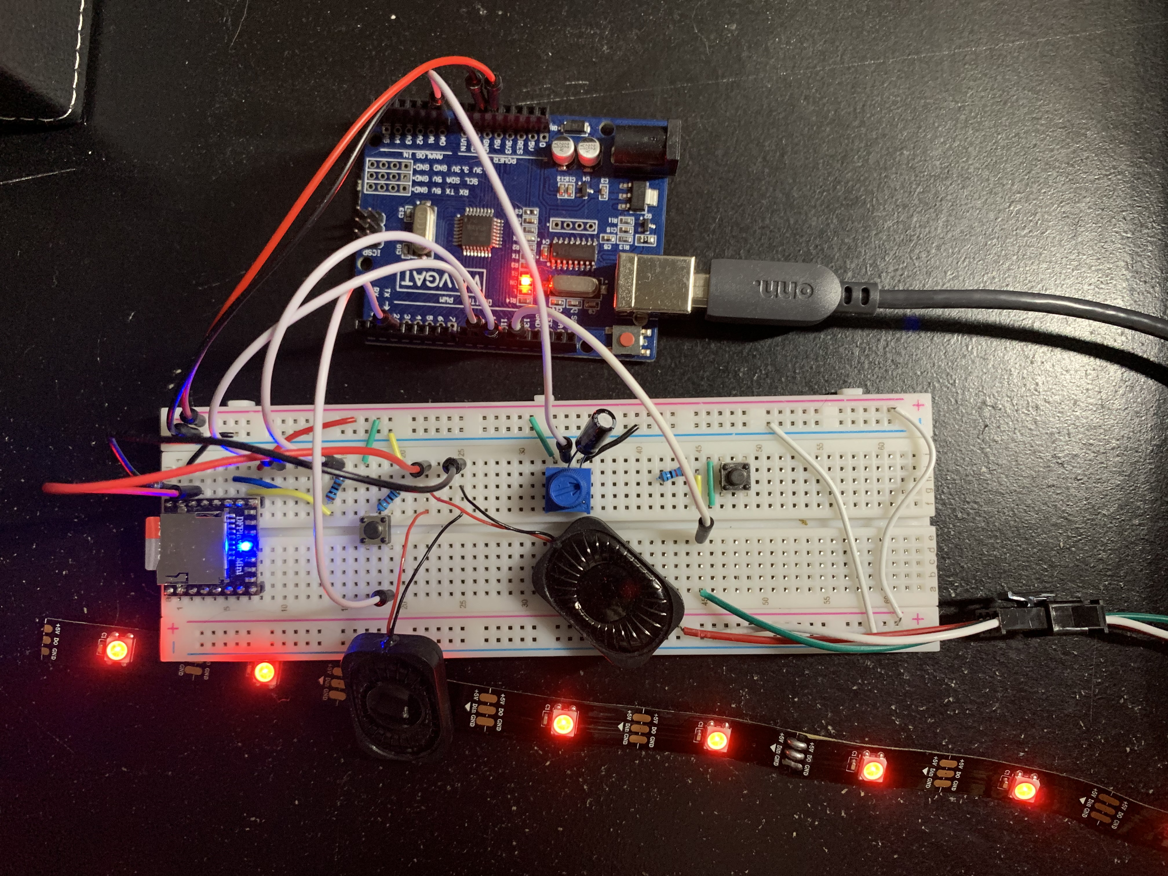Wavgat Arduino reads mp3 files from microSD and plays them back over small speakers